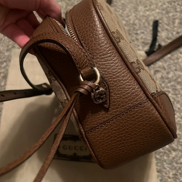 Gucci crossbody purse. Medium - Picture 4 of 13